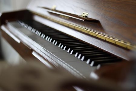Deutscher Pianist auf Mallorca: Spontane Strandkonzerte und das Leben unterwegs
