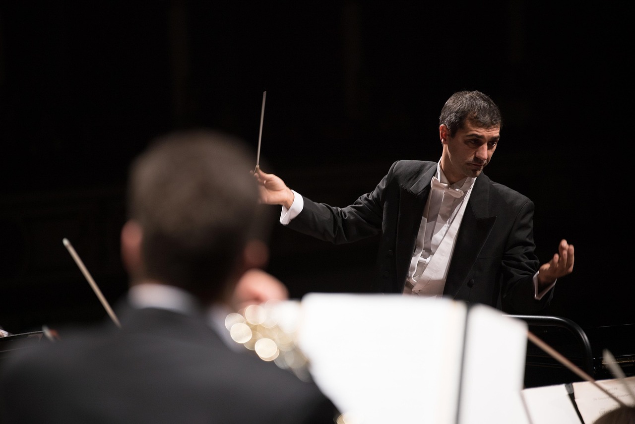 Hager dirigiert Haydn und Beethoven beim Festival de Bellver: Schattenwerke im neuen Licht