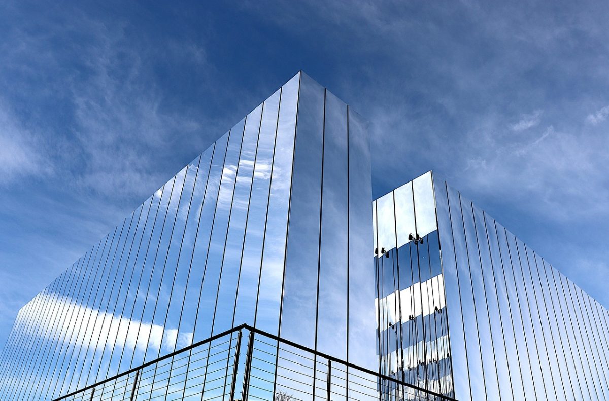 Pop-Art-Star Charles Fazzino präsentiert Mallorca-Hommage auf Skateboard in Palma