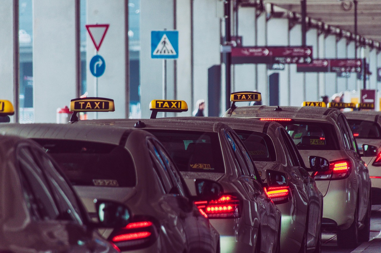 Konflikte am Flughafen Palma: Illegale Minibusfahrer geraten in Schlägerei