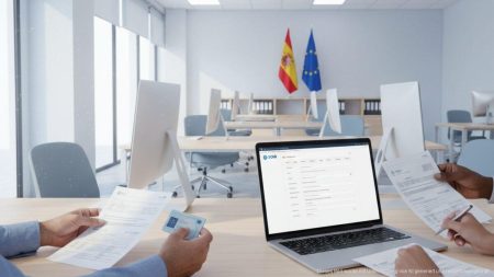 Büroumgebung auf Mallorca mit Unterlagen und Laptop zur Beantragung von Arbeitslosengeld, symbolisiert den Prozess der Arbeitslosengeldbeantragung auf Mallorca