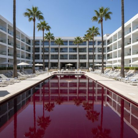 Protestaktion auf Mallorca: Blutrote Flüssigkeit in Hotelpool