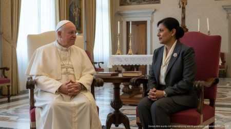Formelle private Audienz zwischen Gari Durán und Papst León XIV in der Sala Clementina des Vatikans mit elegantem Hintergrund