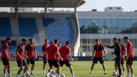 Professionelles Fußballtraining des RCD Mallorca in Vorbereitung auf wichtige Spiele gegen Real Sociedad und Deportivo Alavés