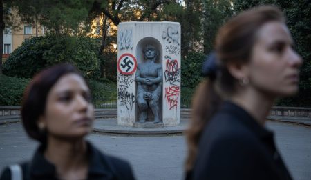 Vandalismus in Palma: Nazi-Symbole auf Aurora-Picornell-Denkmal Vandalismus am Aurora-Picornell-Denkmal in Palma mit Nazi-Symbolen