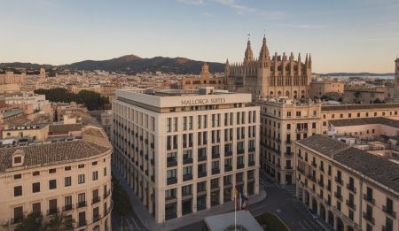 Illegale Vermietung von Touristenapartments in Palma de Mallorca Außenansicht des Mallorca Suites in Palma de Mallorca nahe des Rathauses