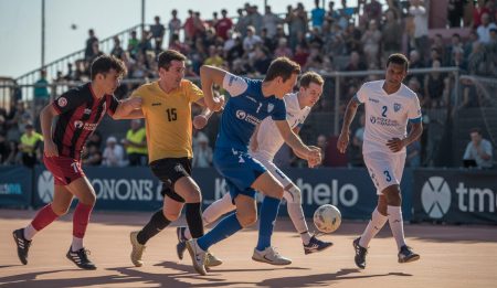 Illes Balears Palma Futsal strebt nach Erfolg in Son Moix Illes Balears Palma Futsal-Spieler in Aktion in Son Moix