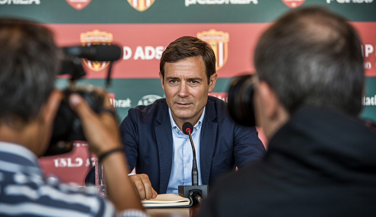 Jagoba Arrasate während einer Pressekonferenz im Son Moix Stadion, Palma de Mallorca
