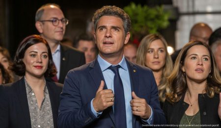 Juan Pedro Yllanes führt Sumar auf den Balearen an Juan Pedro Yllanes bei politischer Veranstaltung auf Mallorca