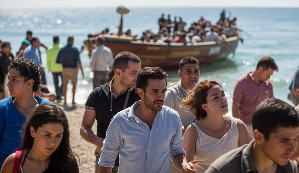 Migranten auf Mallorca: Ankunft per Boot an belebtem Strand