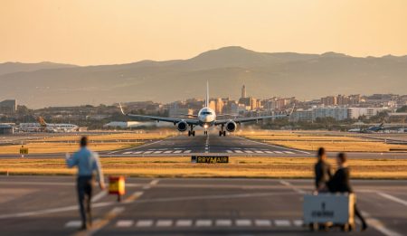 Ryanair-Flugzeug startet von einem spanischen Flughafen