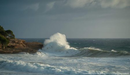 Sturmtief Benjamín bringt Wind und Wellen über Mallorca Sturm Benjamín trifft die Küste von Mallorca mit hohen Wellen