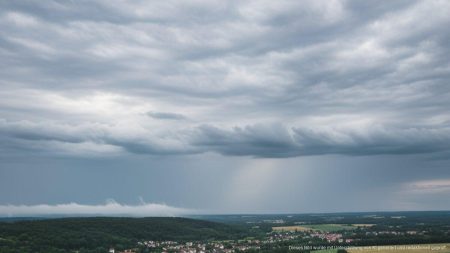 Wetter in Maria de la Salut: Regenwahrscheinlichkeit am Sonntag Bedeckter Himmel über Maria de la Salut mit Regenwahrscheinlichkeit