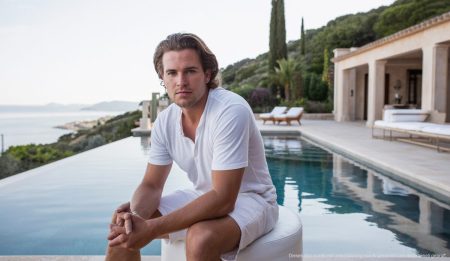 Influencer Felix von der Laden zieht nach Mallorca Felix von der Laden in seiner Luxusvilla auf Mallorca