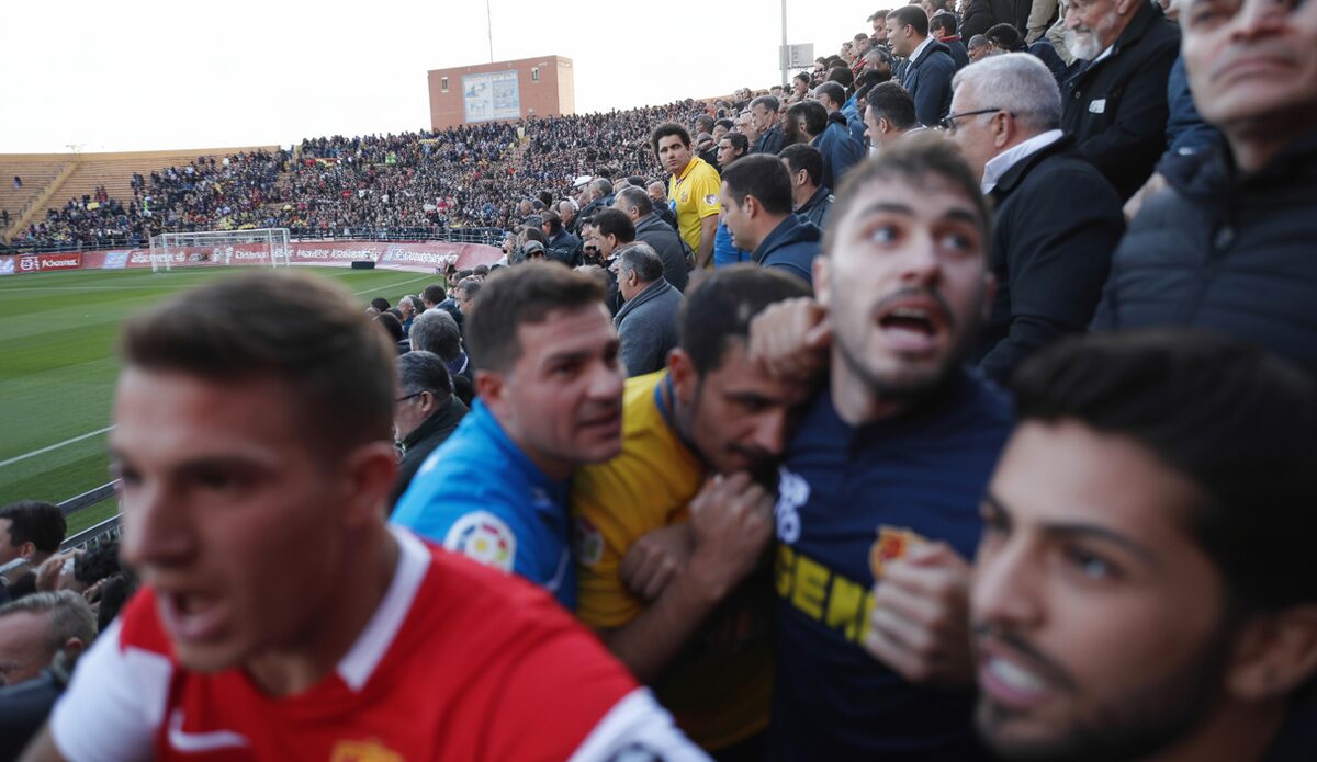 Spielszene zwischen RCD Mallorca und Getafe im Son Moix Stadion