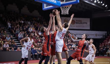 Fibwi Mallorca triumphiert gegen Ourense im Son Moix Basketballspiel zwischen Fibwi Mallorca und Ourense im Son Moix