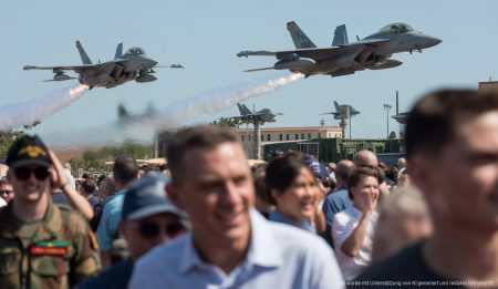 F-18-Kampfjets über Militärbasis Son Sant Joan in Palma de Mallorca