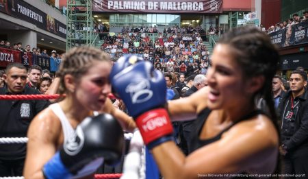 Premiere des Frauen-Box-Championships in Palma: Historisches Ereignis Zwei Boxerinnen im intensiven Kampf bei der Frauen-Championship in Palma
