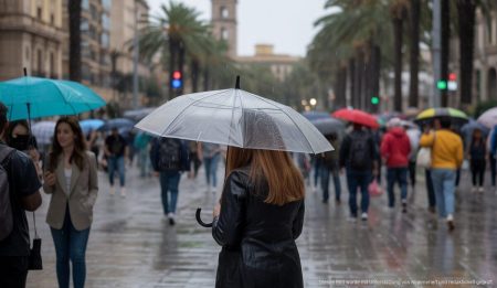Unbeständiges Wetter auf Mallorca und in Cala Rajada am 8. November Regenwetter auf Mallorca am 8. November 2025 mit Menschen und Schirmen
