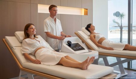 Schönheitstourismus auf Mallorca: Luxus und Gesundheit im Fokus Einblicke in die Langlebigkeitsklinik Iune auf Mallorca mit modernen Wellness-Technologien.