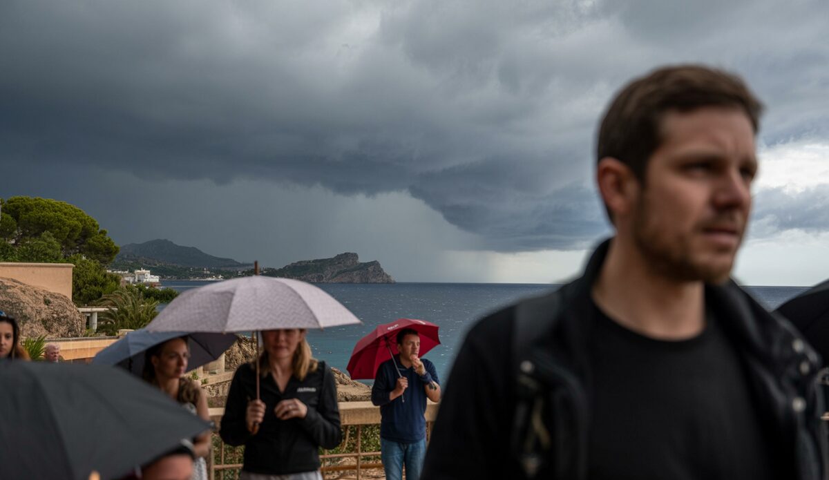 Sturmwarnung auf Mallorca: Bedrohlich dunkle Wolken ziehen über die Insel.
