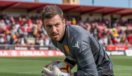 Leo Román: Hoffnungsträger und Schlüssel zum Erfolg von Mallorca Leo Román: Torwart des RCD Mallorca während einer spannungsvollen Spielsituation