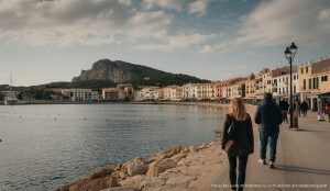 Teilweise bewölkter Himmel über Port d'Andratx mit mildem Wetter