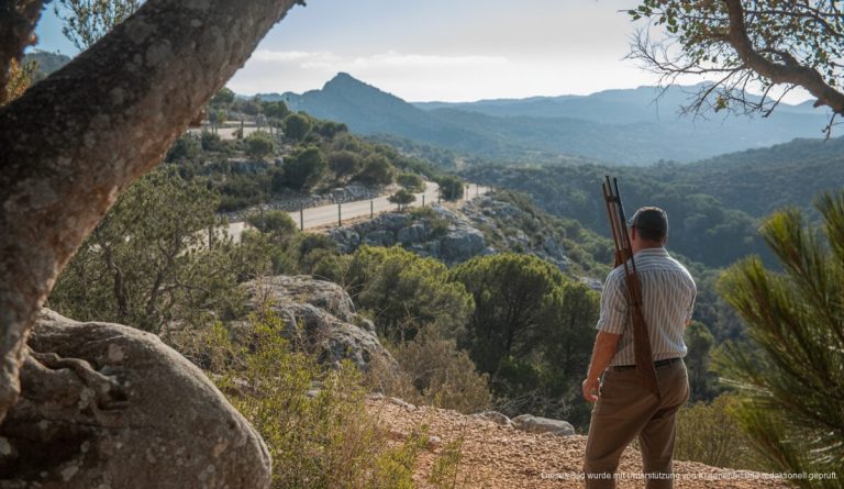 Kontroverse um Jagd in öffentlichen Fincas auf Mallorca Jäger in der natürlichen Landschaft von Tossals Verds auf Mallorca