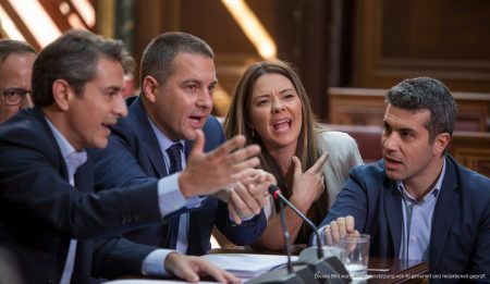 Steigende Lebenshaltungskosten auf Mallorca belasten Einheimische Politische Diskussion über Lebenshaltungskosten im Balearischen Parlament