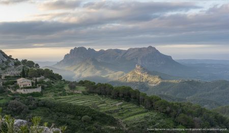 Neue Gesetze zum Schutz der Serra de Tramuntana vorgestellt Scenic view of the Serra de Tramuntana, UNESCO site in Mallorca.