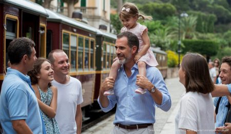 Mallorca: Unveröffentlichte Fotos der spanischen Königsfamilie Spanische Königsfamilie beim Ausflug in Sóller, Mallorca