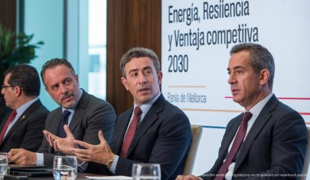 Gabriel Escarrer und Abel Matutes bei Podiumsdiskussion zur Agenda 2030 in Palma de Mallorca