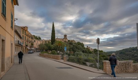 Wettervorhersage für Valldemossa und Sineu: Wolkiger Sonntag erwartet Bedeckter Himmel über Valldemossa mit Aussicht auf Sonnenschein.