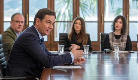 Politische Diskussion über gesetzliche Maßnahmen gegen Hausbesetzungen auf Mallorca