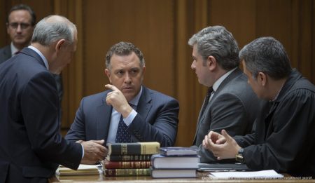 Justizchaos auf Mallorca: Gerichtsverfahren extrem verzögert Gerichtsverfahren in Palma de Mallorca mit verärgerten Richtern und Dokumenten