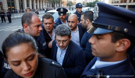 Kriminelle Gruppe in Palma de Mallorca zerschlagen: Illegale Empadronierung von Migranten Polizisten verhaften verdächtige Personen in Palma de Mallorca wegen falscher Dokumente