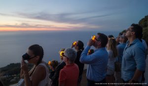 Solare Finsternis 2026 auf Mallorca: Ein kosmisches Spektakel Menschen beobachten eine totale Sonnenfinsternis auf Mallorca