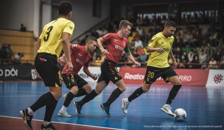 Spieler von Illes Balears Palma Futsal in Aktion im Son Moix Stadion