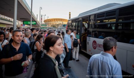 Öffentlicher Transport auf Mallorca verstärkt für Sant Joan und Konzerte Öffentlicher Transport in Palma bei Nacht mit EMT Bussen