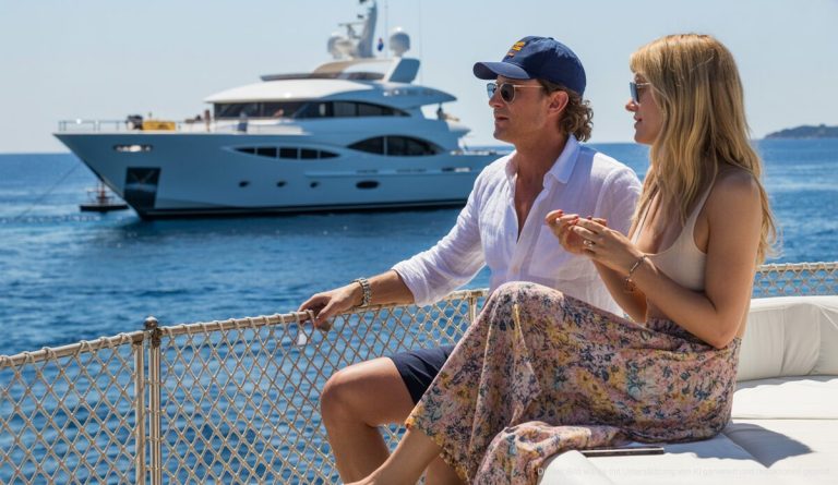 Orlando Bloom und Luisa Laemmel: Romantischer Yacht-Urlaub auf Mallorca Orlando Bloom und Luisa Laemmel auf einer Yacht vor Mallorca