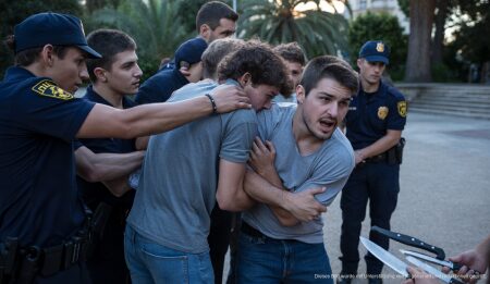 Polizei verhindert Messerstecherei in Palma-Park Polizeieinsatz im Park von Palma verhindert Messerstecherei.