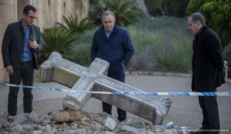 Vandalismus an der historischen Kreuzen in Bunyola löst Monumentenschaden aus Beschädigtes historisches Kreuz in Bunyola während der Sant-Mateu-Feierlichkeiten
