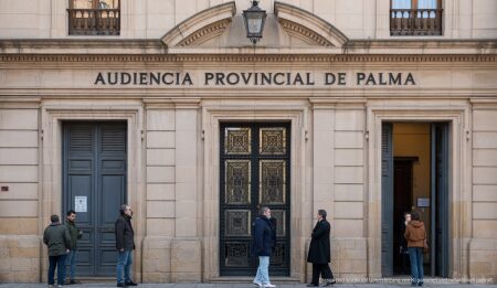 Sexueller Missbrauch von Kindern erschüttert Palma: Zwei Fälle vor Gericht Außenaufnahme der Audiencia Provincial de Palma, wichtige Verkehrsader im Kontext eines Prozesses.